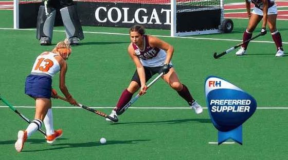 उत्कृष्ट प्रदर्शन के लिए 20 मिमी ढेर ऊंचाई और 42000 घनत्व के साथ FIH प्रमाणित हॉकी कृत्रिम घास